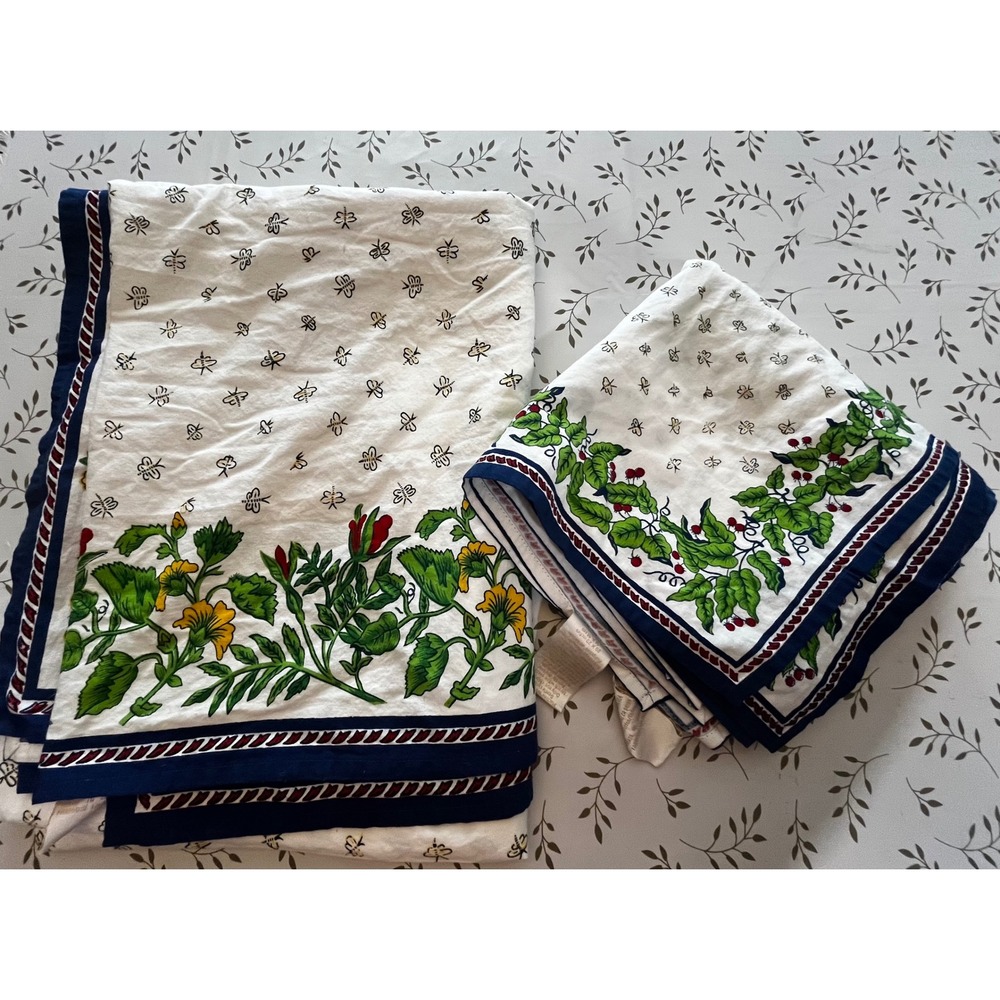 Williams Sonoma Honey Bee Floral Cotton Tablecloth 70x108 and Napkin Set 20"x20"